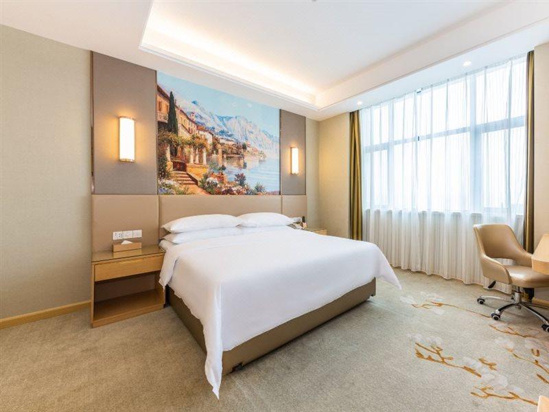 Vienna International Hotel Wuhan Buitenkant foto
